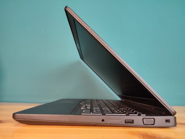 Dell Precision 3530 - Image 5