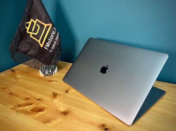 Apple MacBook Pro A2141 - Image 3