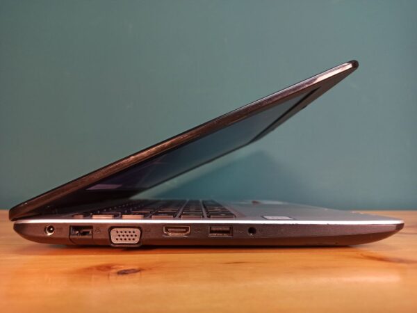 Asus X302UA - Image 5