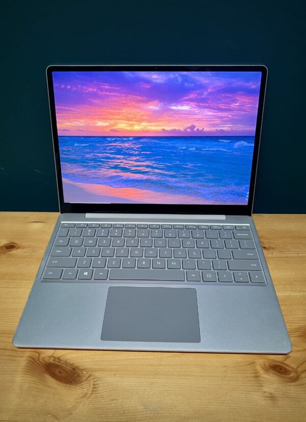 Microsoft Surface Laptop Go - Image 4