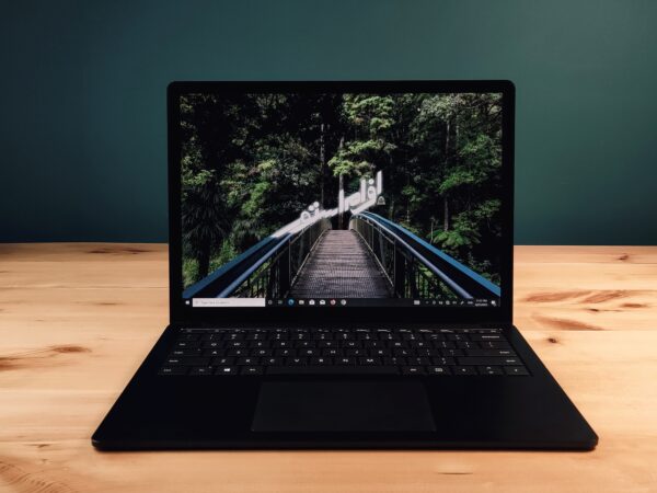 Microsoft Surface Laptop 5 Jet Black - Image 2