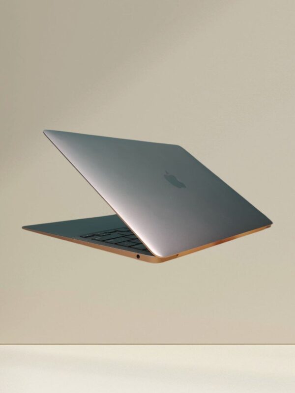 MacBook Air M1 - Image 3